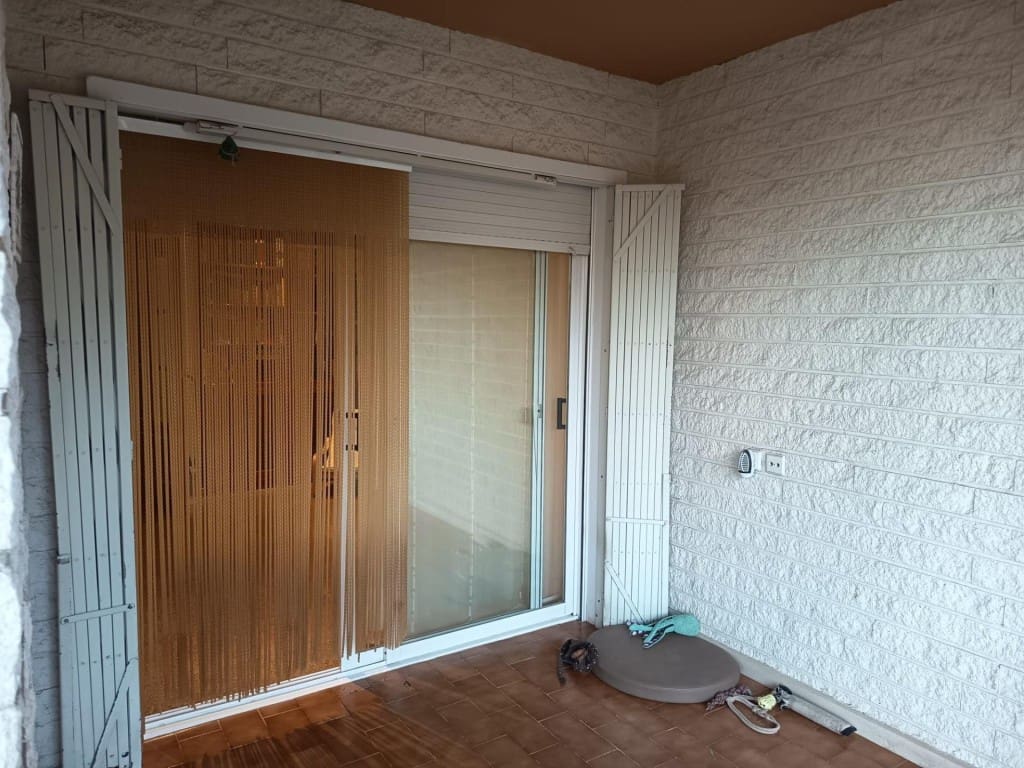 5 makuuhuone Huvila myytävänä paikassa Petrel / Petrer mukana 
autotalli - 300 000 € (Ref: 9630012)