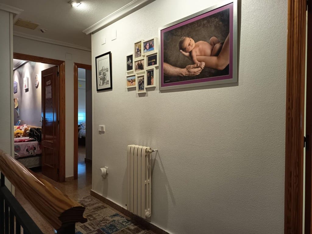 5 makuuhuone Huvila myytävänä paikassa Petrel / Petrer mukana 
autotalli - 300 000 € (Ref: 9630012)