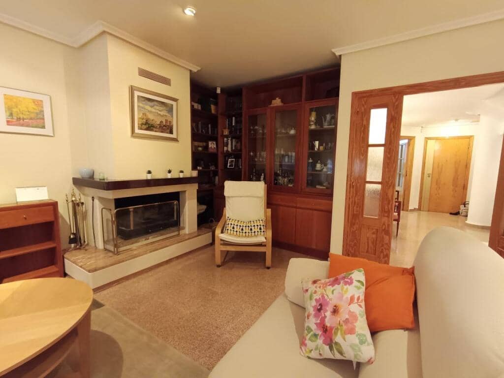 5 bedroom Villa for sale in Petrel / Petrer with garage - € 300,000 (Ref: 9630012)