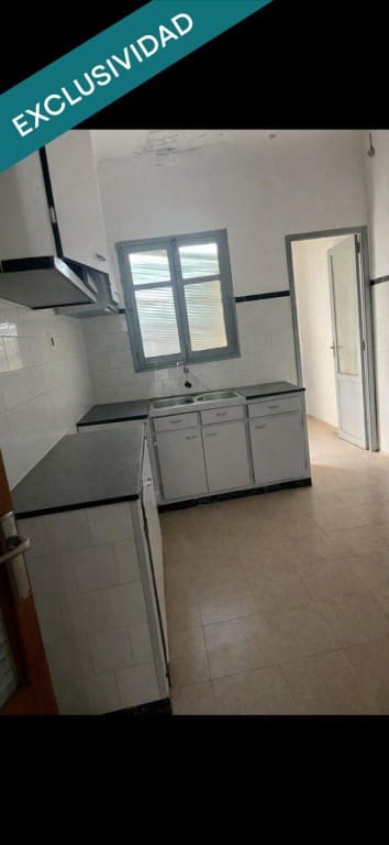 9 chambre Villa/Maison à vendre à Almansa - 80 000 € (Ref: 9630015)