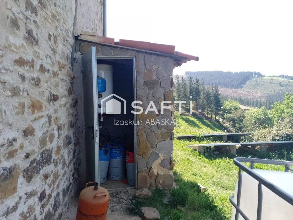 8 soveværelse Finca/Landehus til salg i Amurrio - € 343.000 (Ref: 9630017)