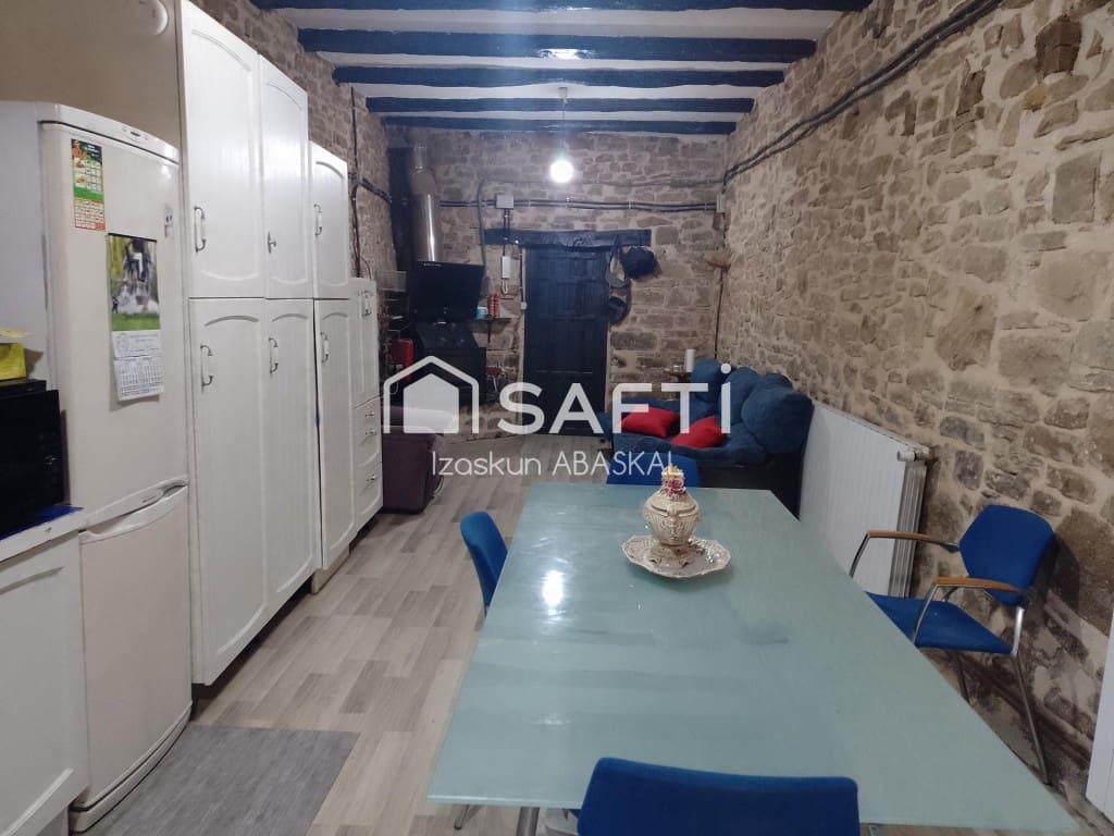 8 soveværelse Finca/Landehus til salg i Amurrio - € 343.000 (Ref: 9630017)