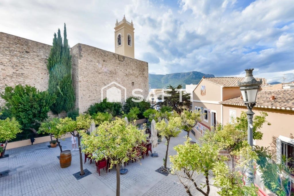 5 makuuhuone Rivitalo myytävänä paikassa Calpe / Calp - 705 000 € (Ref: 9634315)