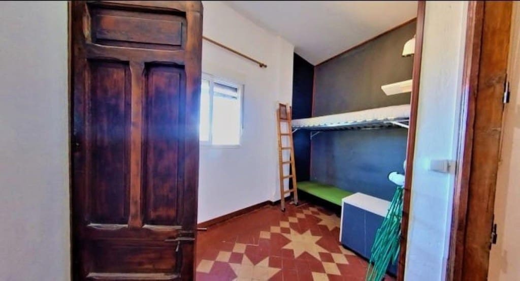 6 slaapkamer Appartement te koop in Sax - € 95.100 (Ref: 9634316)