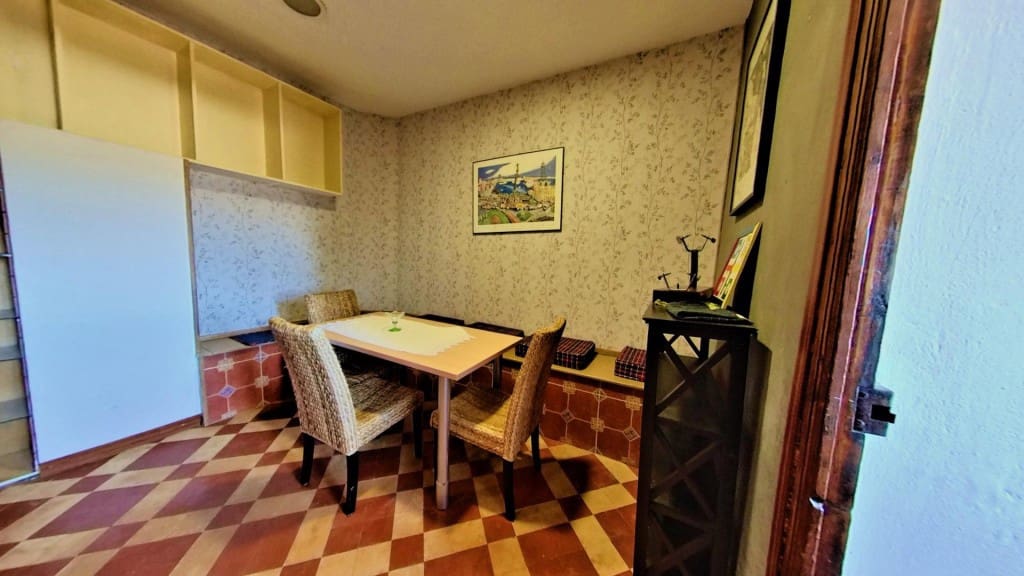 6 slaapkamer Appartement te koop in Sax - € 95.100 (Ref: 9634316)