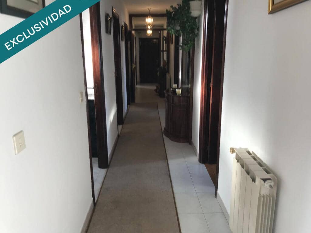 3 slaapkamer Appartement te koop in Santiago de Compostela - € 160.000 (Ref: 9634318)