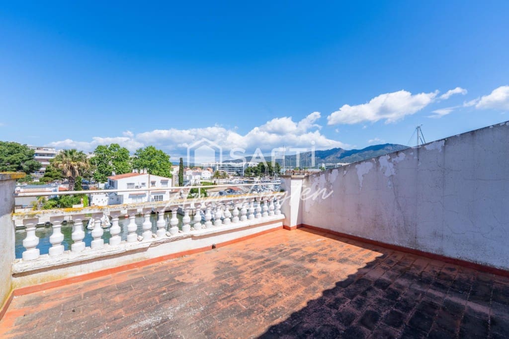 3 soverom Rekkehus til salgs i Roses med garasje - € 399 000 (Ref: 9634319)