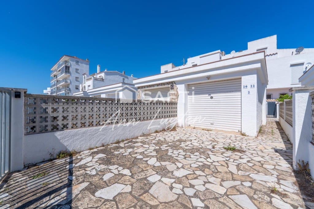 3 soverom Rekkehus til salgs i Roses med garasje - € 399 000 (Ref: 9634319)