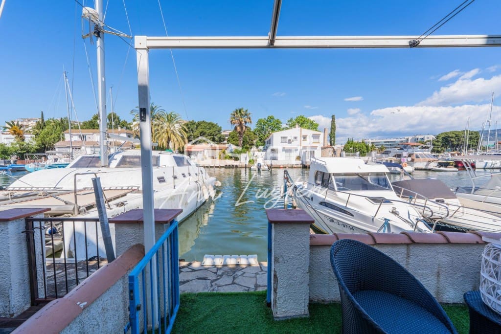 3 soverom Rekkehus til salgs i Roses med garasje - € 399 000 (Ref: 9634319)