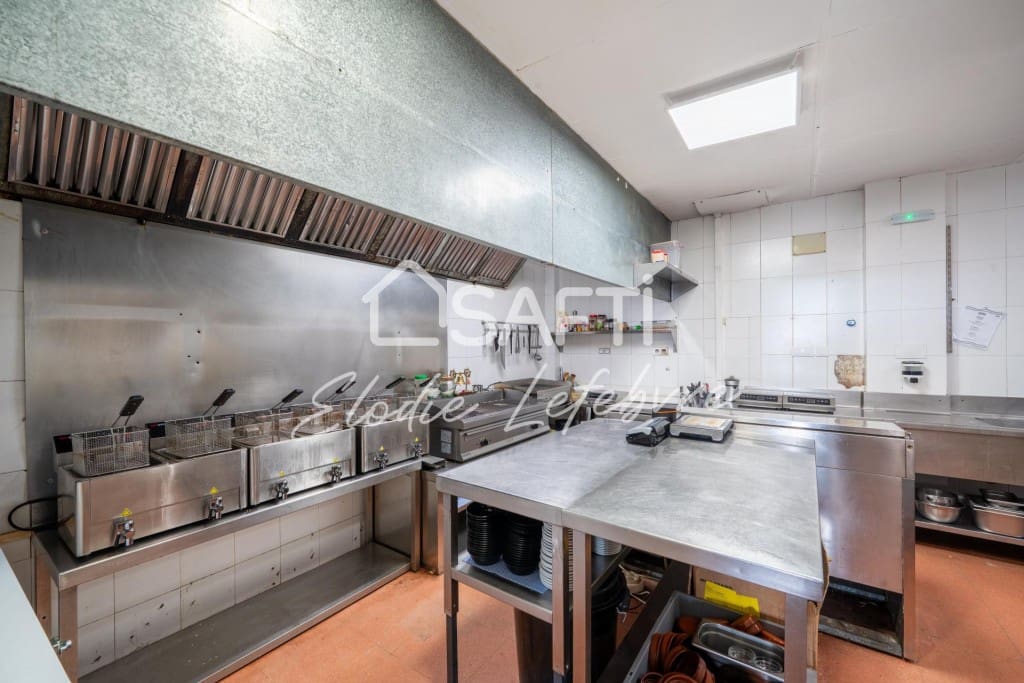 Erhverv til salg i Empuriabrava - € 129.000 (Ref: 9634320)