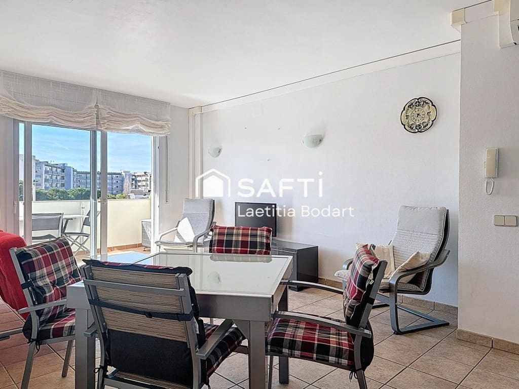 3 bedroom Apartment for sale in Roses - € 249,000 (Ref: 9634321)