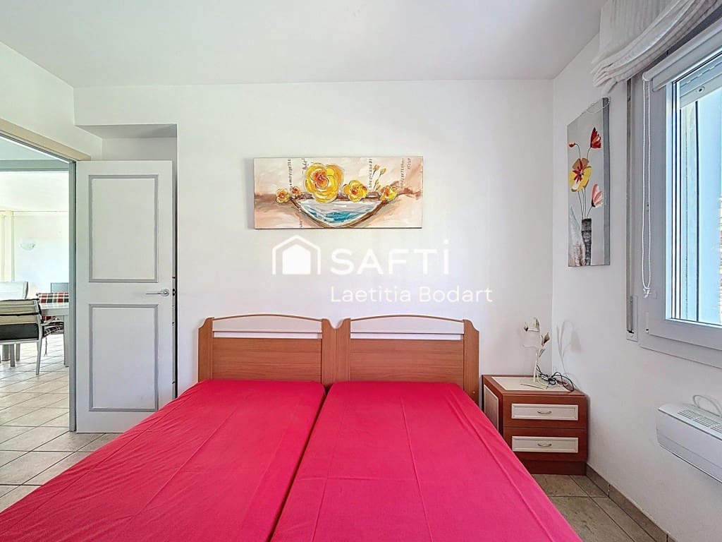 3 bedroom Apartment for sale in Roses - € 249,000 (Ref: 9634321)