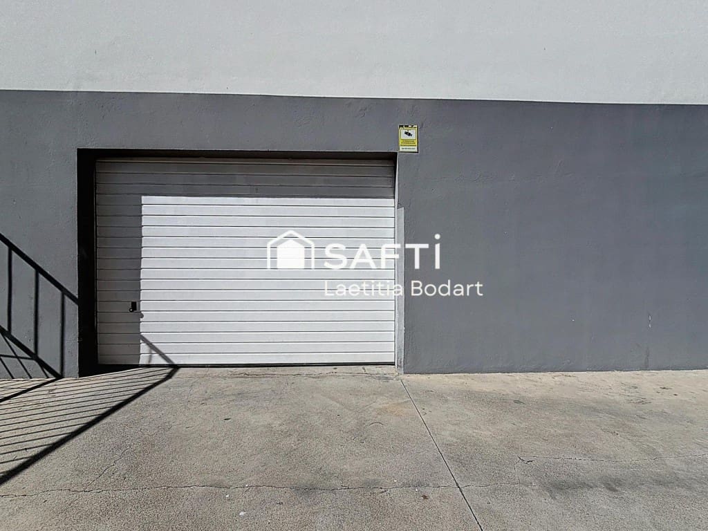 3 bedroom Apartment for sale in Roses - € 249,000 (Ref: 9634321)