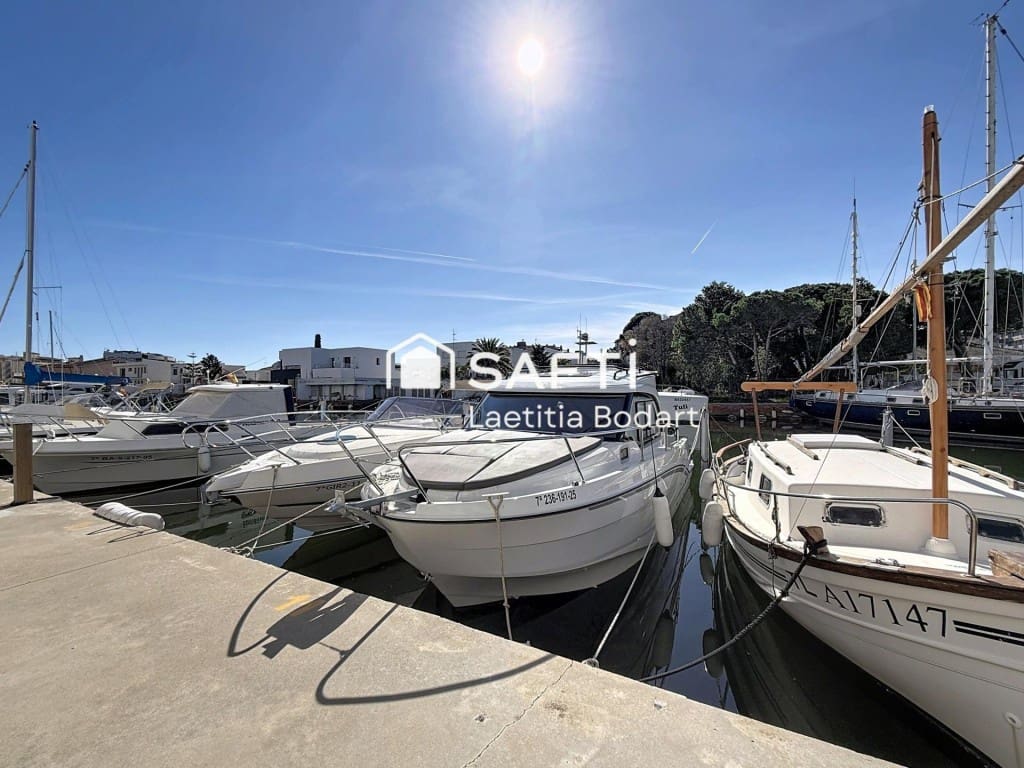 3 bedroom Apartment for sale in Roses - € 249,000 (Ref: 9634321)