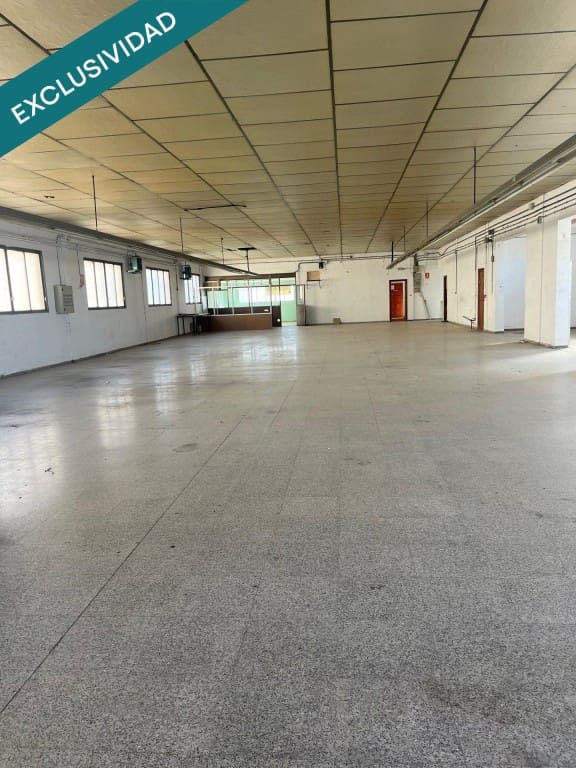 Kaupallinen myytävänä paikassa Almansa - 325 000 € (Ref: 9634325)