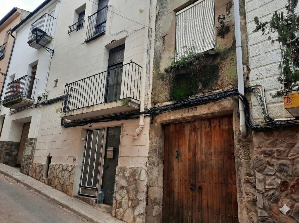 3 soveværelse Villa til salg i Artes - € 70.000 (Ref: 9634326)