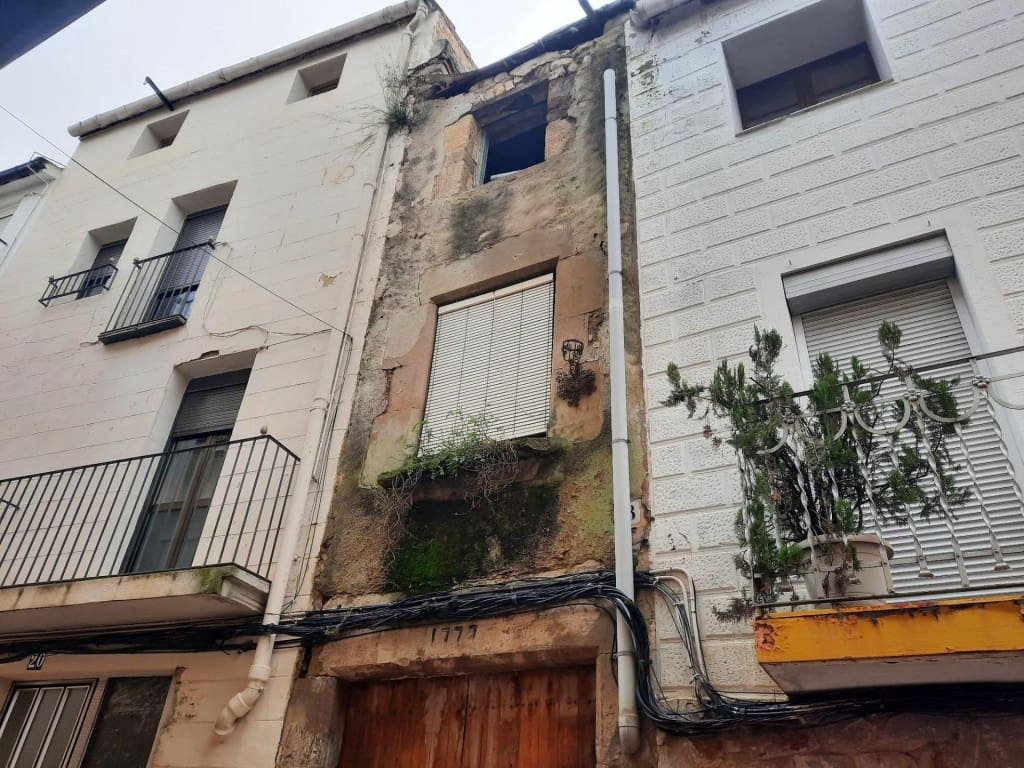 3 soveværelse Villa til salg i Artes - € 70.000 (Ref: 9634326)