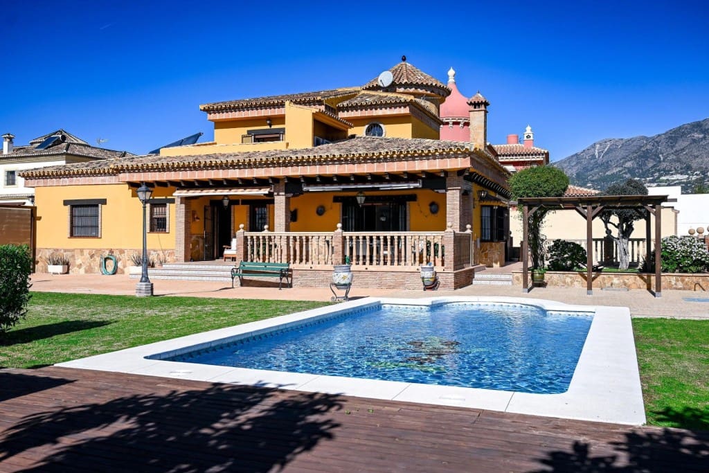 4 chambre Finca/Maison de Campagne à vendre à Mijas avec piscine garage - 1 575 000 € (Ref: 9634327)