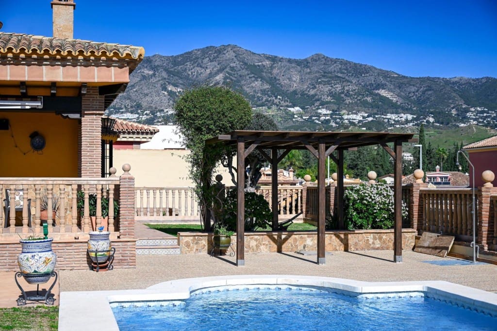 4 chambre Finca/Maison de Campagne à vendre à Mijas avec piscine garage - 1 575 000 € (Ref: 9634327)