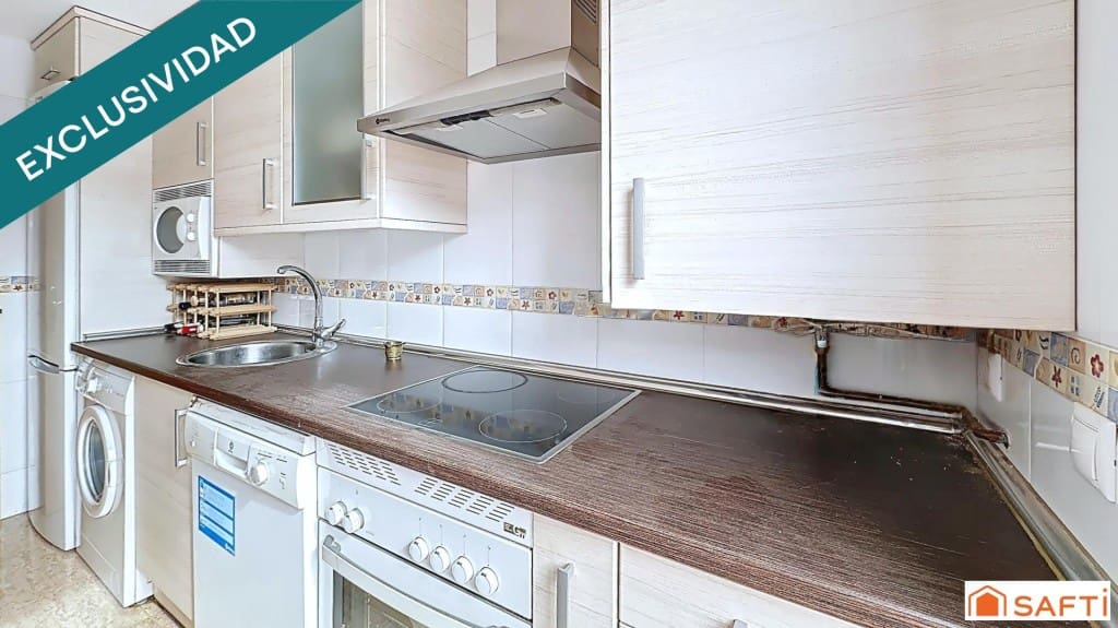 2 bedroom Flat for sale in Guadalajara city with garage - € 200,000 (Ref: 9637419)