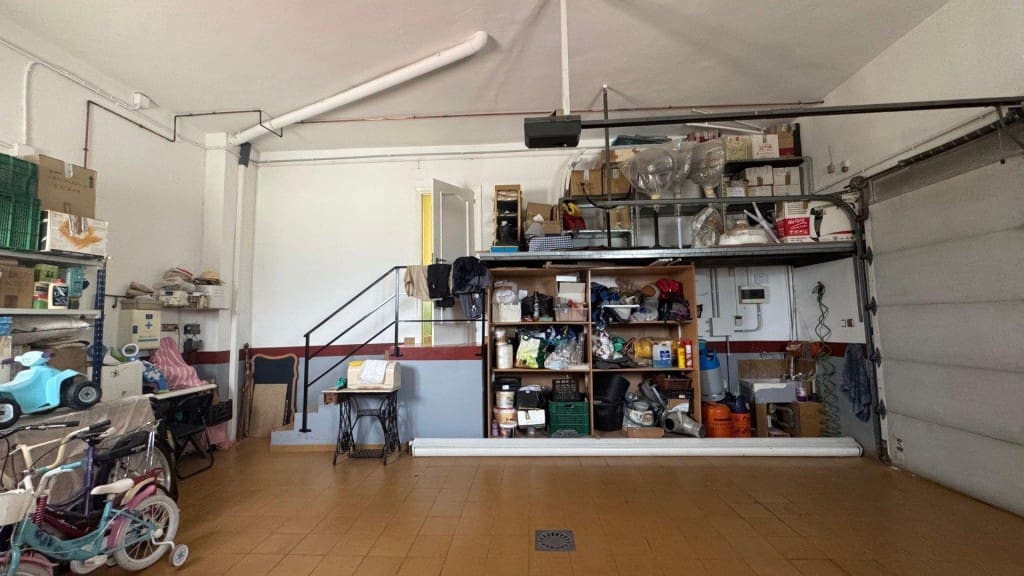 4 makuuhuone Huvila myytävänä paikassa Sax mukana uima-altaan 
autotalli - 370 000 € (Ref: 9637423)