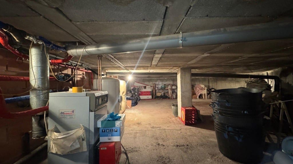 4 makuuhuone Huvila myytävänä paikassa Sax mukana uima-altaan 
autotalli - 370 000 € (Ref: 9637423)