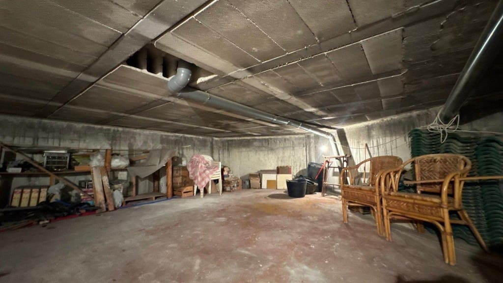 4 makuuhuone Huvila myytävänä paikassa Sax mukana uima-altaan 
autotalli - 370 000 € (Ref: 9637423)