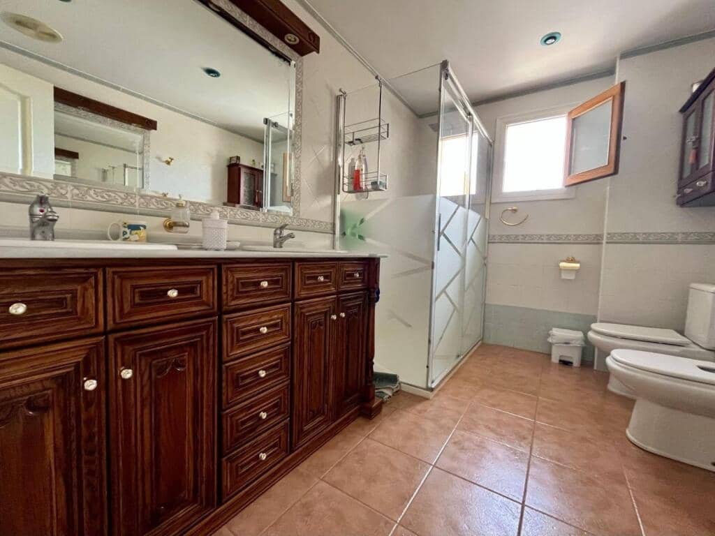 4 bedroom Villa for sale in Sax with pool garage - € 370,000 (Ref: 9637423)