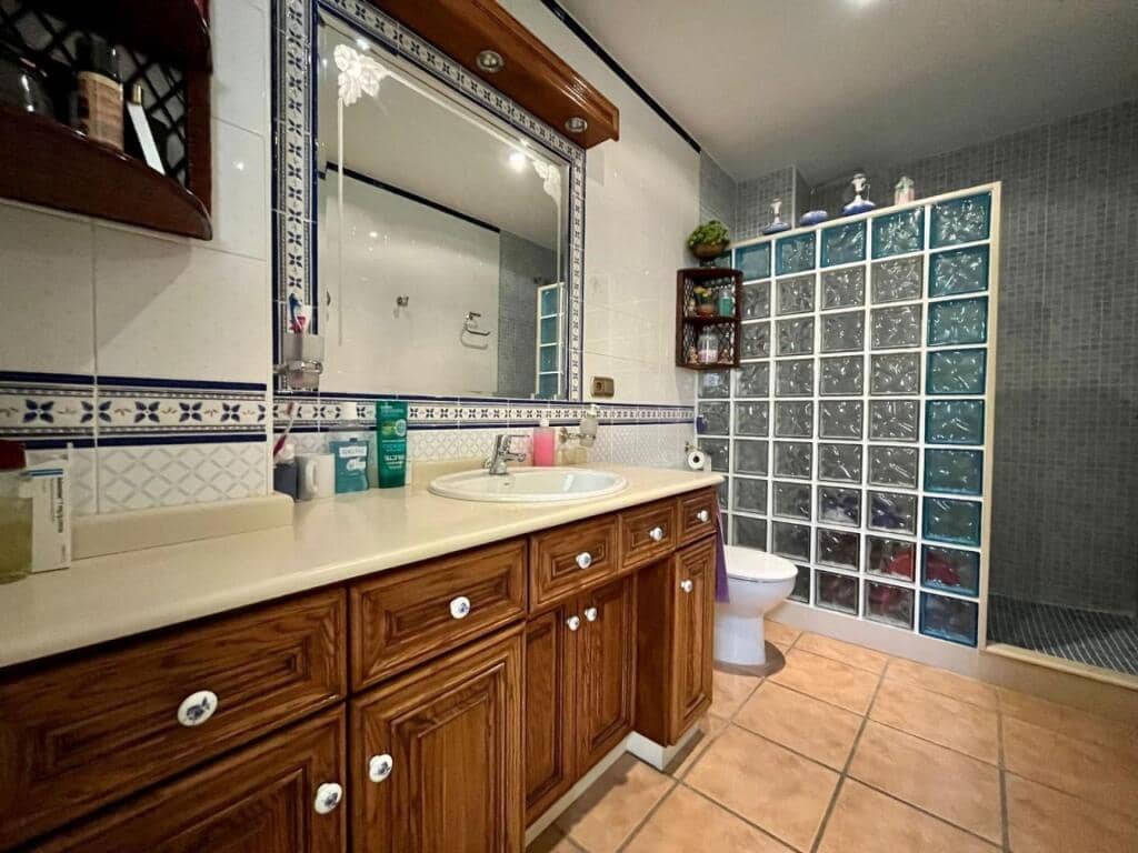 4 bedroom Villa for sale in Sax with pool garage - € 370,000 (Ref: 9637423)