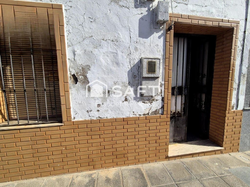 2 bedroom Terraced Villa for sale in Montijo - € 31,000 (Ref: 9647979)