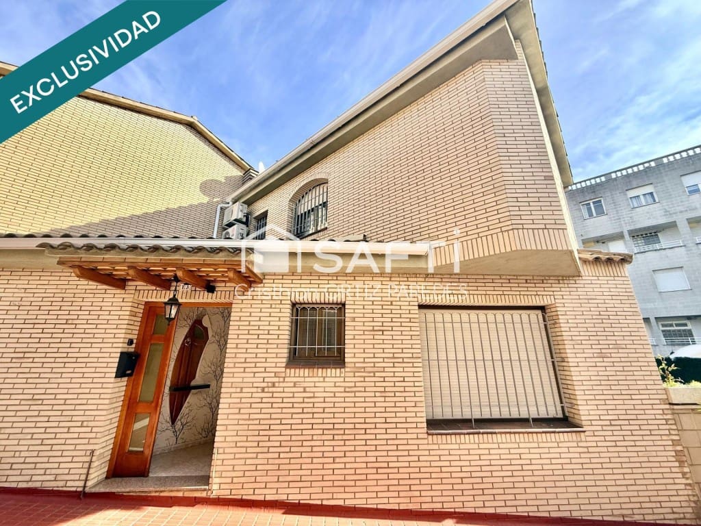 4 quarto Moradia para venda em Blanes com garagem - 325 000 € (Ref: 9647981)