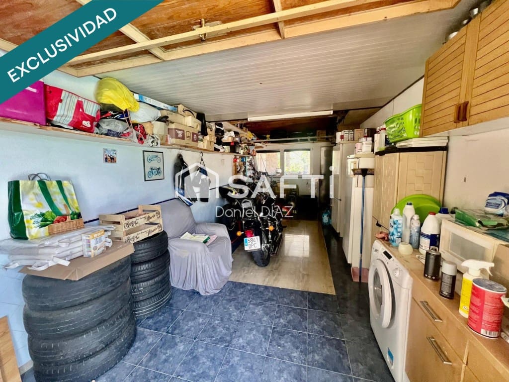 Chalet de 5 habitaciones en Llagostera en venta - 290.000 € (Ref: 9647984)