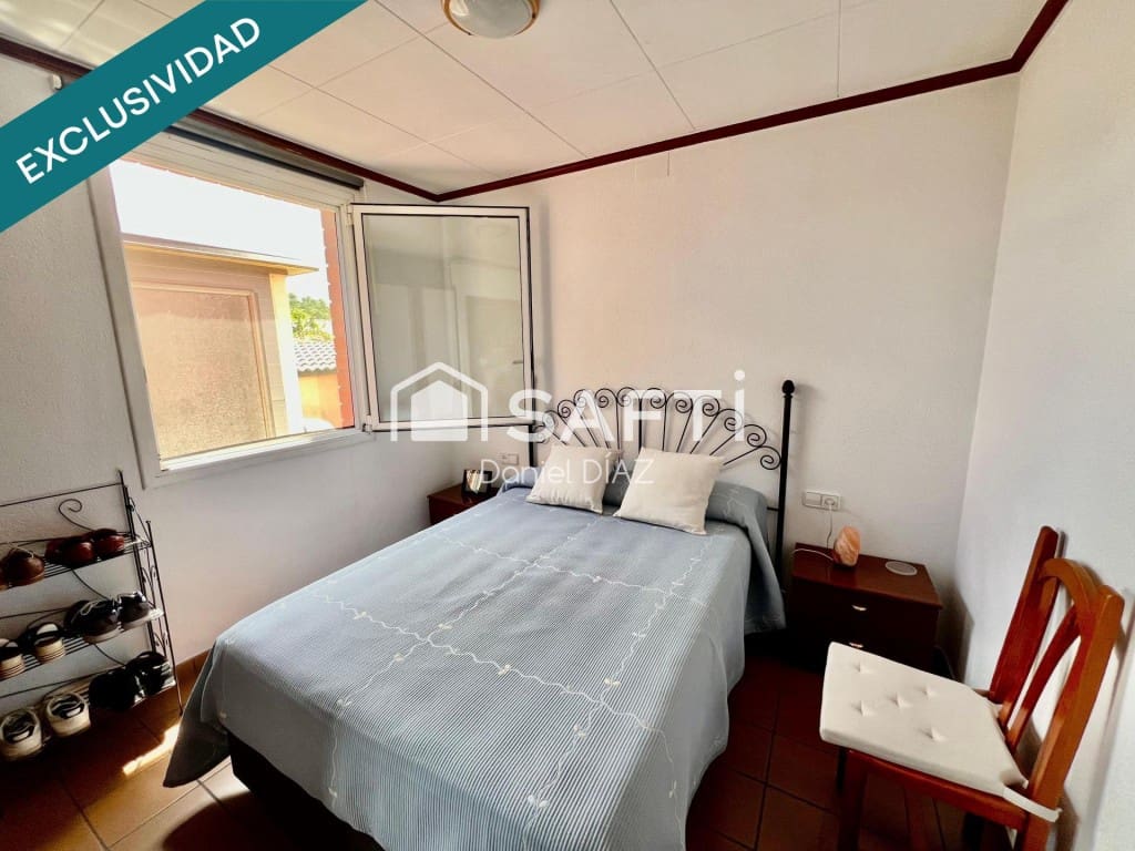 Chalet de 5 habitaciones en Llagostera en venta - 290.000 € (Ref: 9647984)