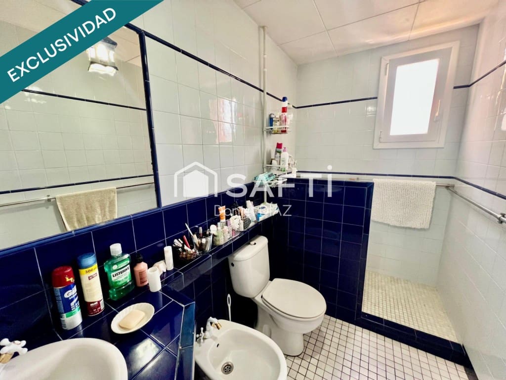 Chalet de 5 habitaciones en Llagostera en venta - 290.000 € (Ref: 9647984)