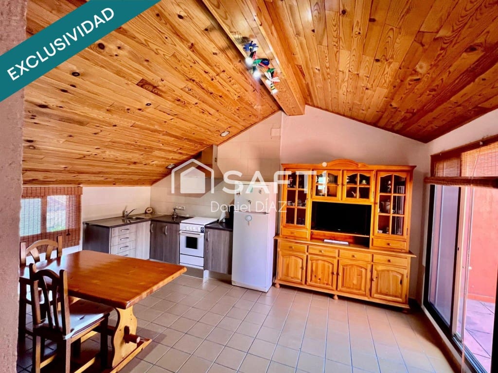 Chalet de 5 habitaciones en Llagostera en venta - 290.000 € (Ref: 9647984)