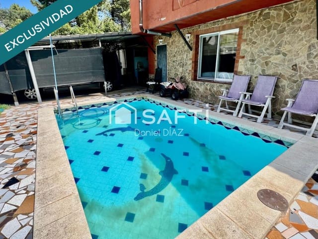 Chalet de 5 habitaciones en Llagostera en venta - 290.000 € (Ref: 9647984)