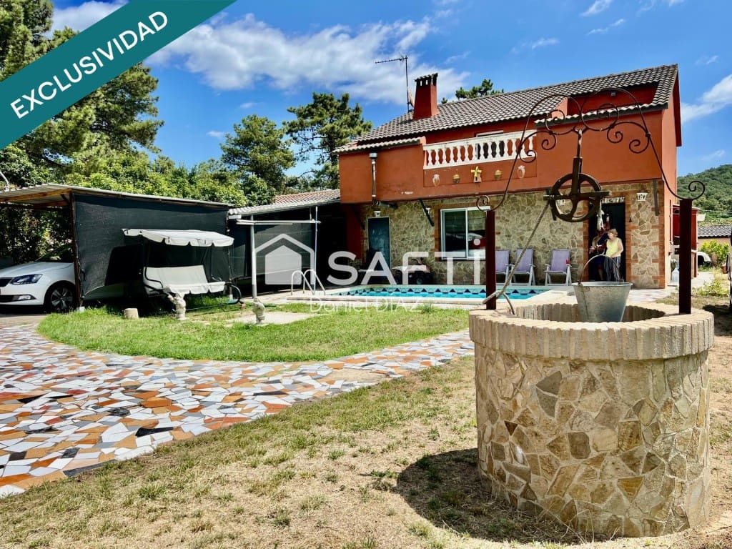 Chalet de 5 habitaciones en Llagostera en venta - 290.000 € (Ref: 9647984)