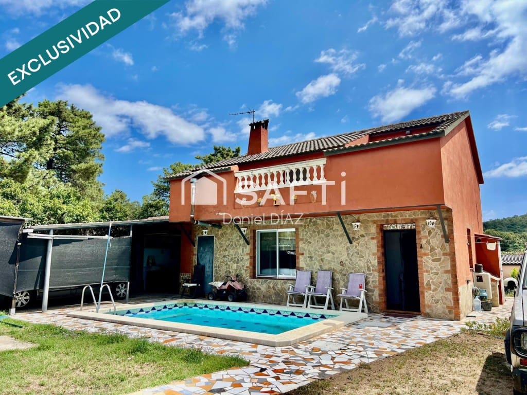 Chalet de 5 habitaciones en Llagostera en venta - 290.000 € (Ref: 9647984)