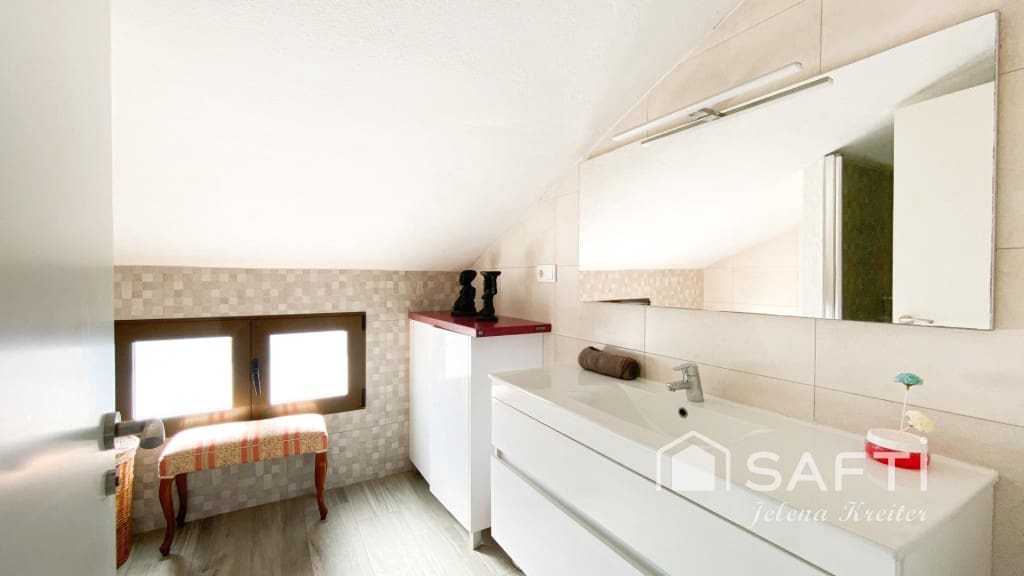 9 soveværelse Villa til salg i Godelleta - € 800.000 (Ref: 9647989)