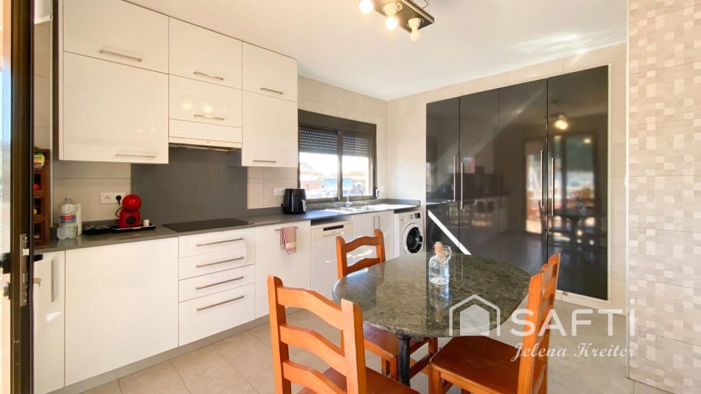 9 soveværelse Villa til salg i Godelleta - € 800.000 (Ref: 9647989)