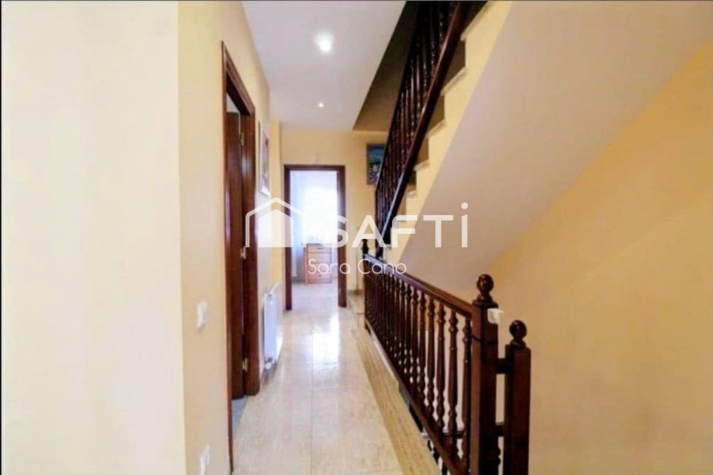 Adosado de 5 habitaciones en El Vendrell en venta con piscina garaje - 455.000 € (Ref: 9647992)