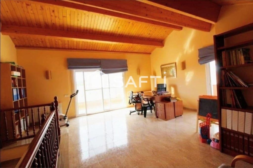 Adosado de 5 habitaciones en El Vendrell en venta con piscina garaje - 455.000 € (Ref: 9647992)