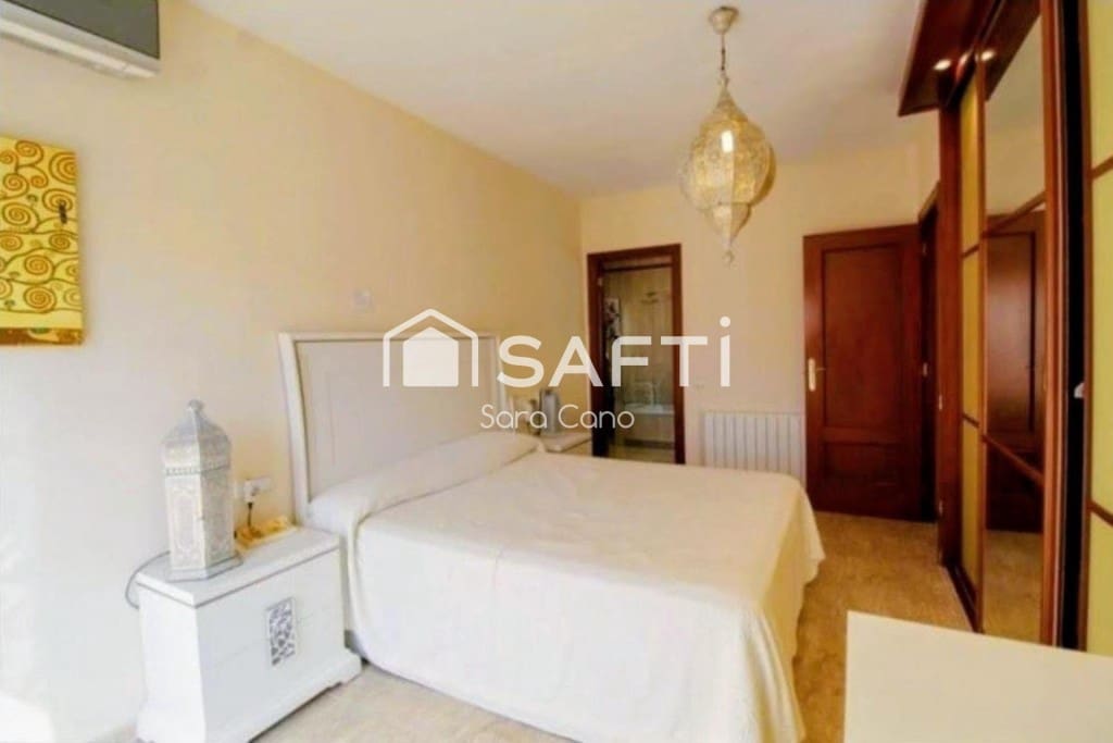 Adosado de 5 habitaciones en El Vendrell en venta con piscina garaje - 455.000 € (Ref: 9647992)