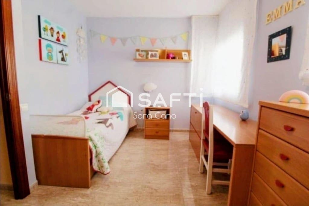 Adosado de 5 habitaciones en El Vendrell en venta con piscina garaje - 455.000 € (Ref: 9647992)