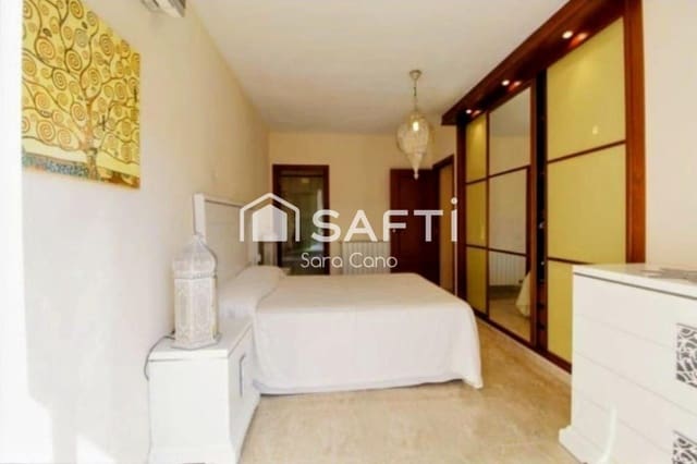 Adosado de 5 habitaciones en El Vendrell en venta con piscina garaje - 455.000 € (Ref: 9647992)