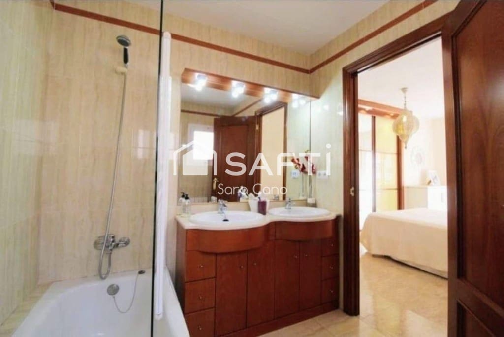 Adosado de 5 habitaciones en El Vendrell en venta con piscina garaje - 455.000 € (Ref: 9647992)