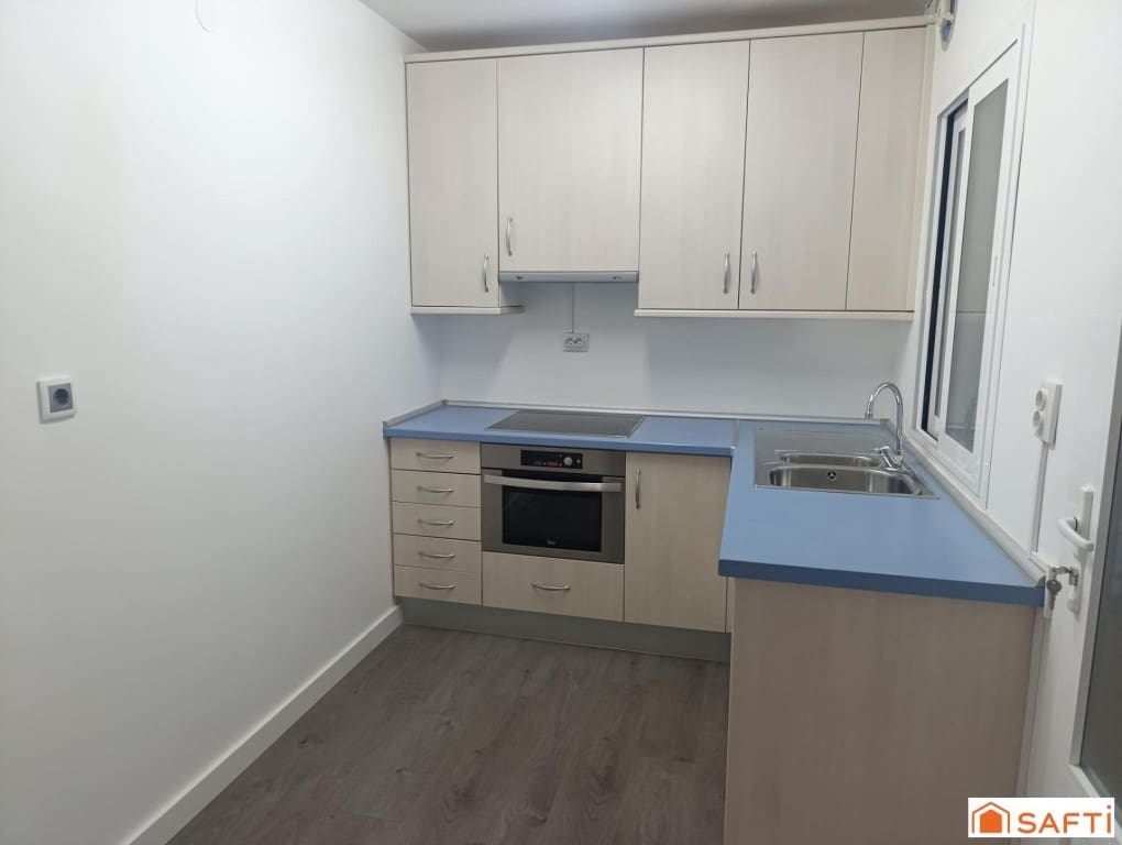 4 soveværelse Lejlighed til salg i Valdepenas - € 169.000 (Ref: 9651808)