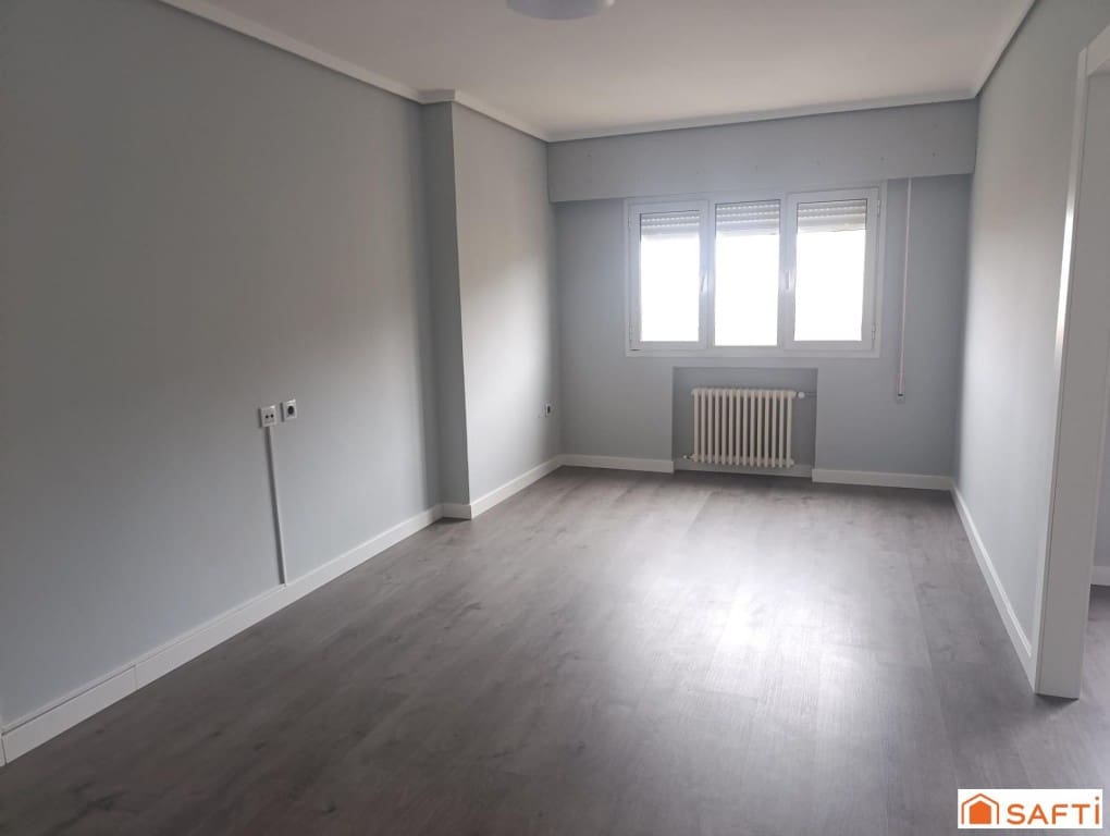 4 soveværelse Lejlighed til salg i Valdepenas - € 169.000 (Ref: 9651808)