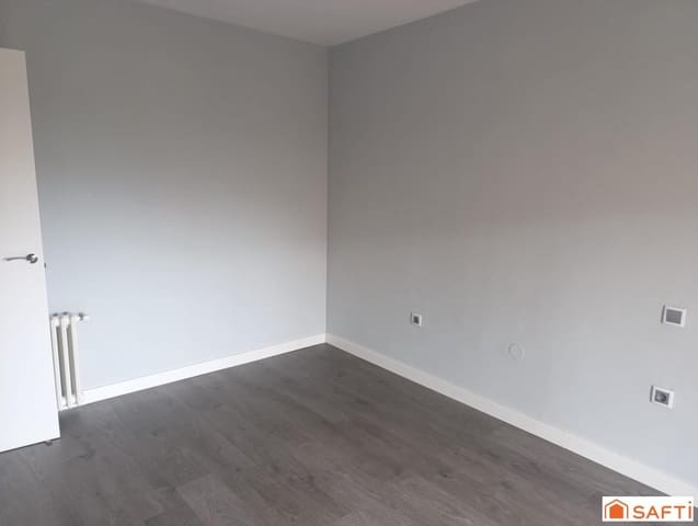 4 soveværelse Lejlighed til salg i Valdepeñas - € 169.000 (Ref: 9651808)