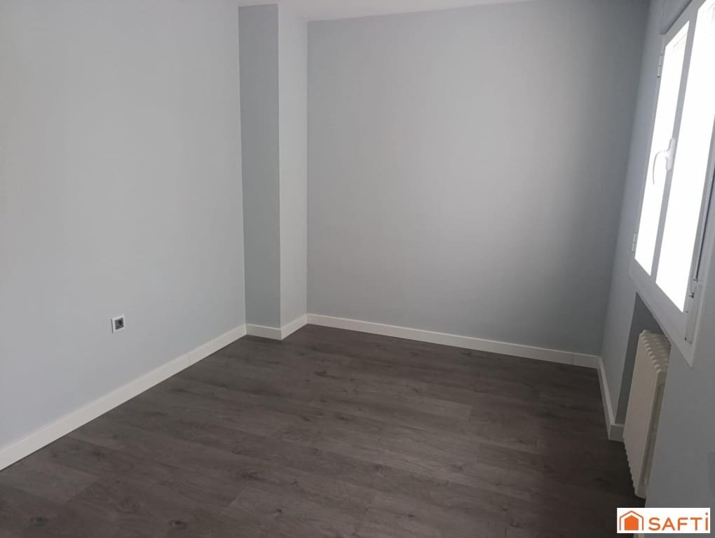 4 soveværelse Lejlighed til salg i Valdepenas - € 169.000 (Ref: 9651808)